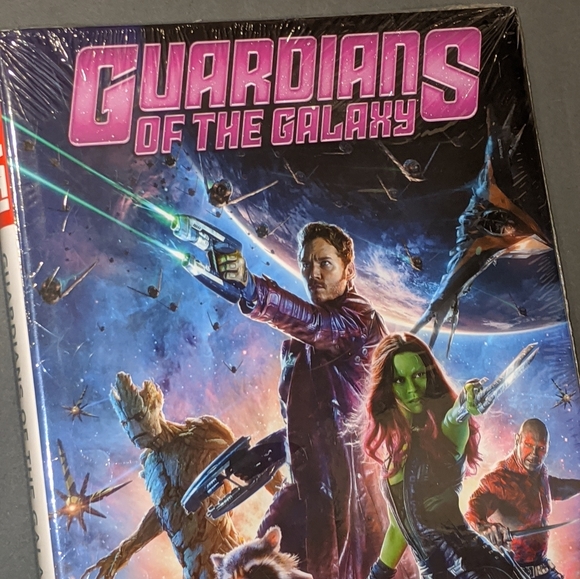 Marvel Comic Books Bundle - Picture 2 of 7